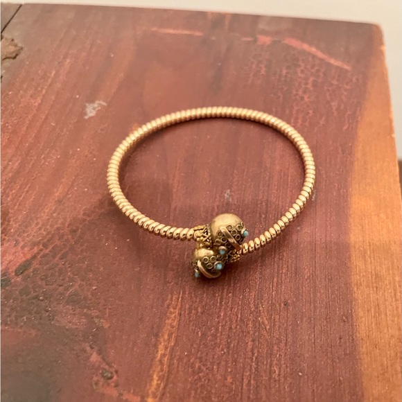 Victorian Etruscan Gold Over Brass CrossOver Bracelet for a Small Wrist. - Picture 4 of 8